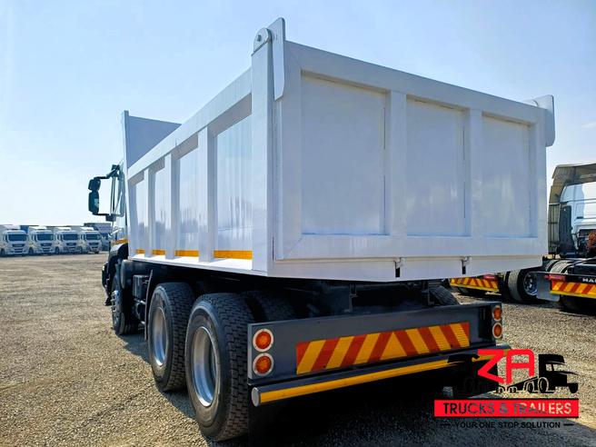 2020 IVECO TRAKKER 440 10 CUBE TIPPER #11314